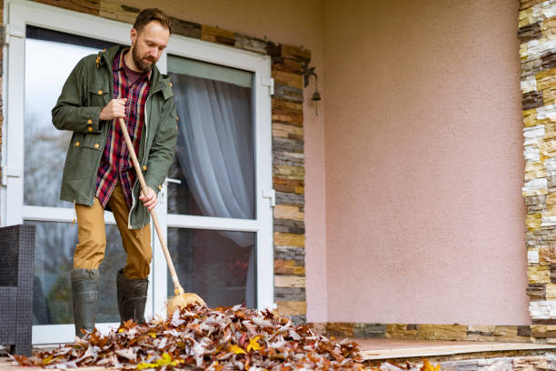 Best Yard Waste Removal  in Reedsburg, WI